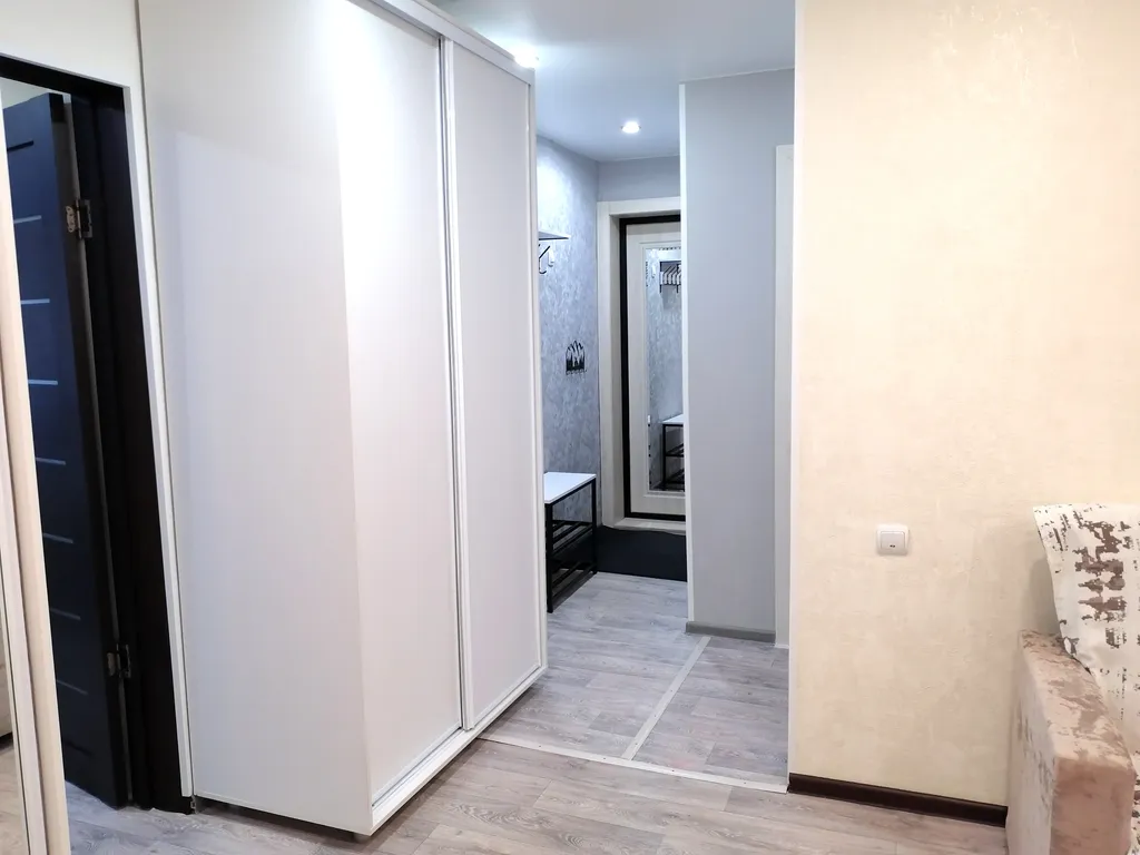 Уютная и тёплая квартира в центре города. Столовая расположена  в доме