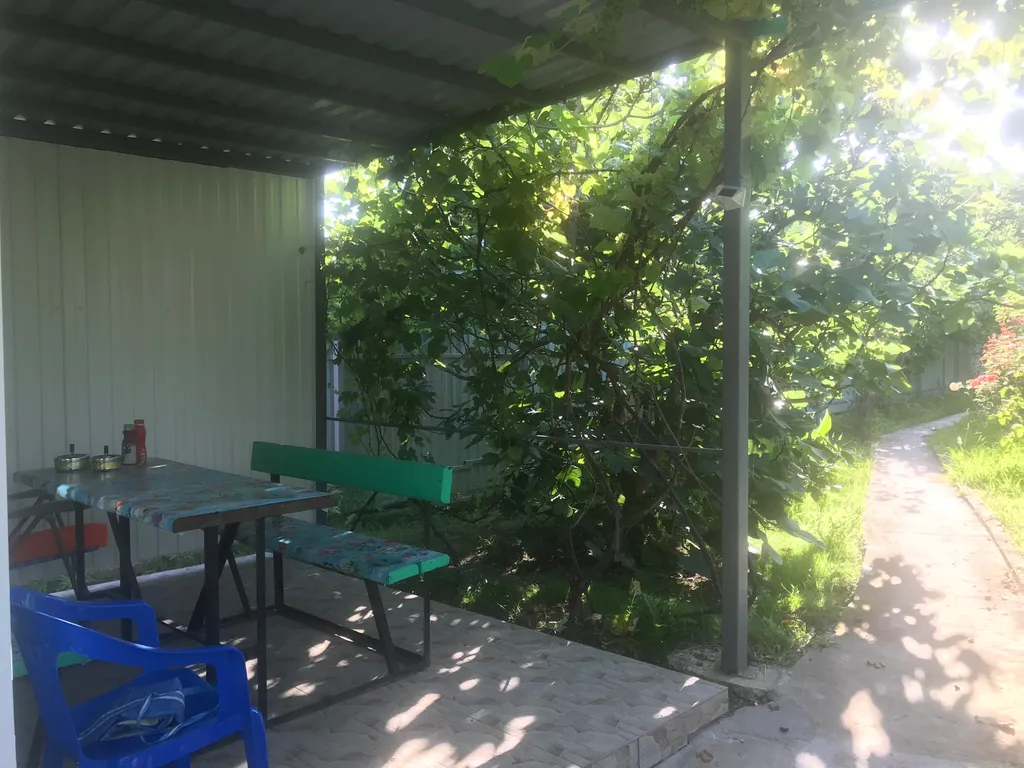 Часть дома с отдельным входом и верандой