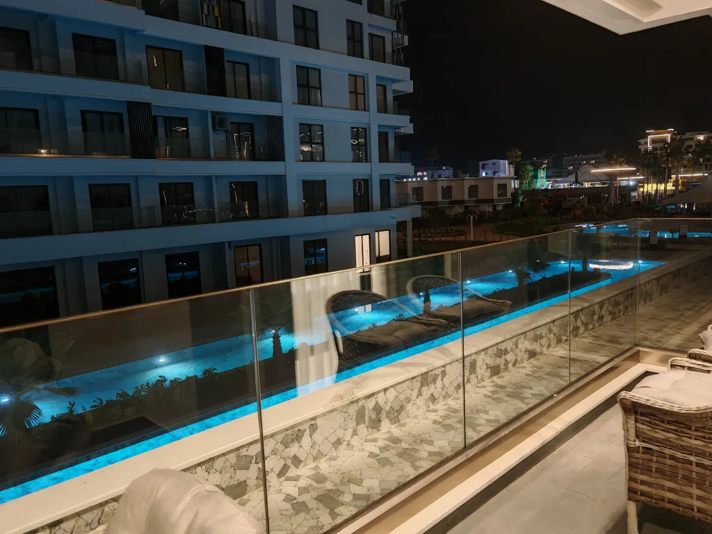 Квартира в Azura World c видом на бассейн и аквапарком