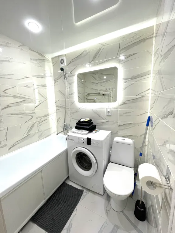 Квартира в центре города на площади с панорамным балконом