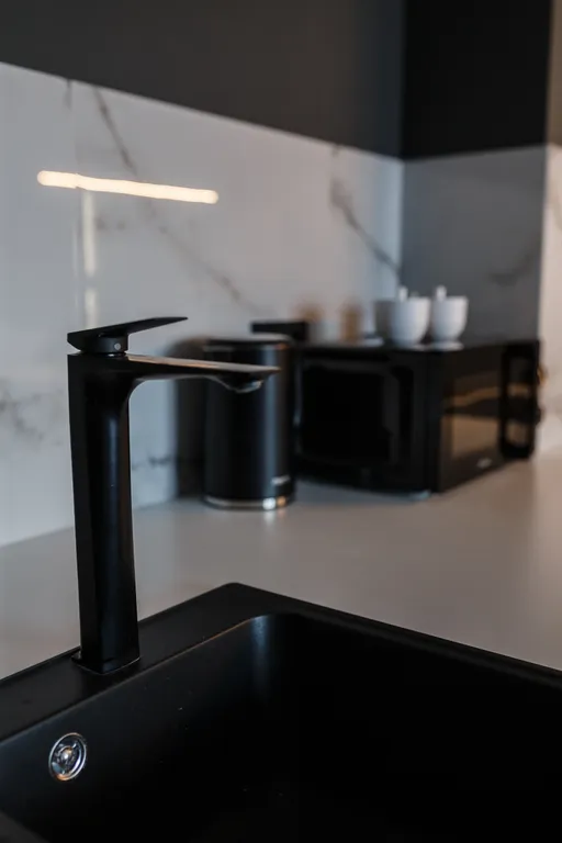 Стильная студия с дизайнерским ремонтом