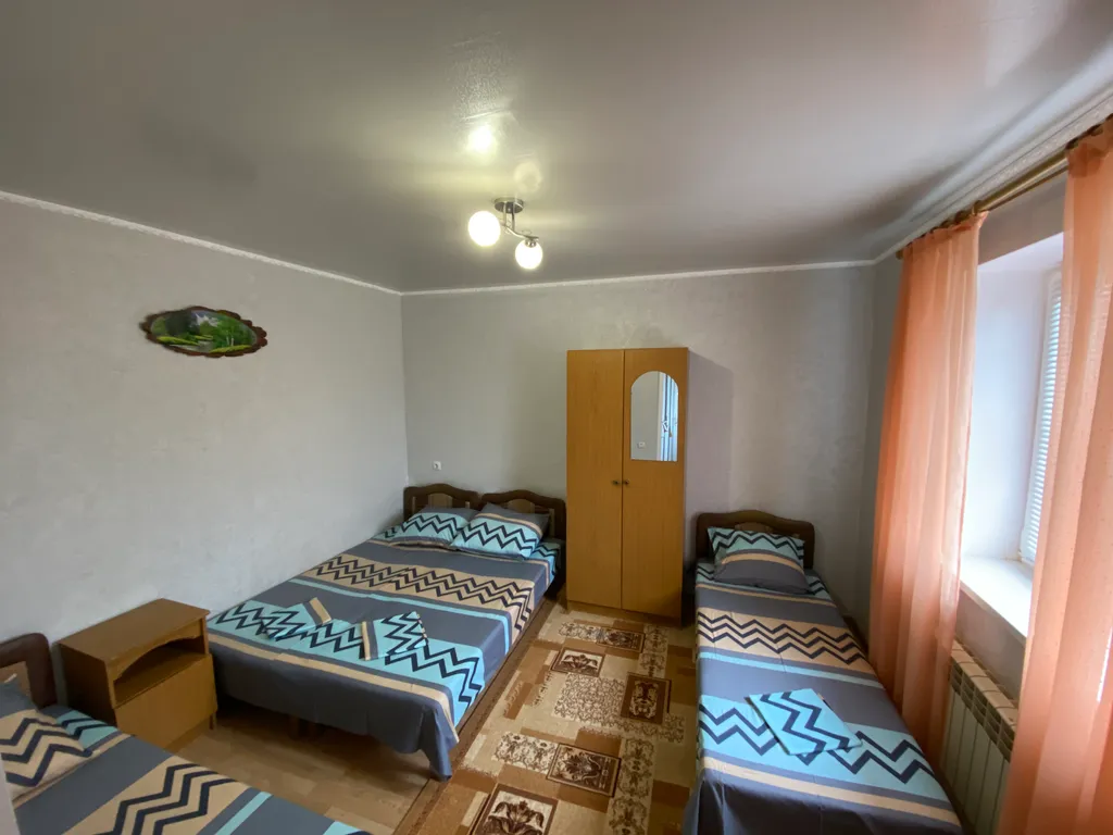 Квартира Квартира 3х местный номер со всеми удобствами — Голубицкая