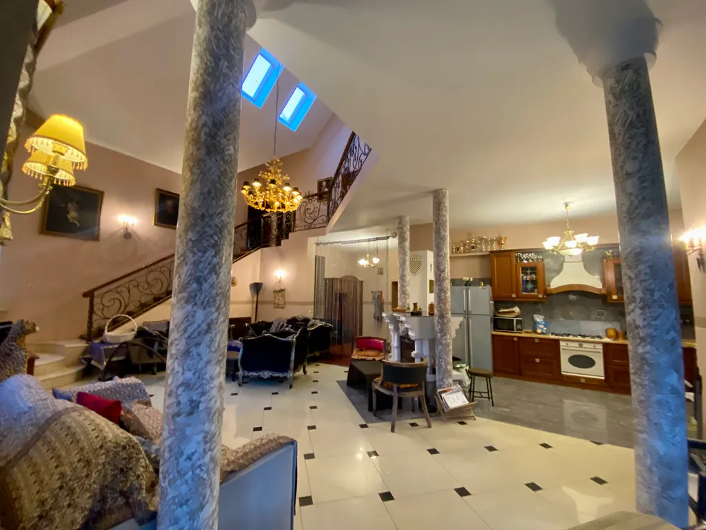 Коттедж с баней и джакузи рядом с горками