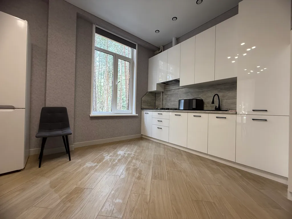 Уютная квартира с видом на горы и сосновый лес для больших компаний