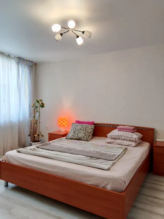 Светлая квартира с кондиционером рядом с парком Якутова