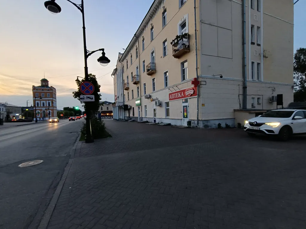 Центр у водонапорной башни, гостевая парковка