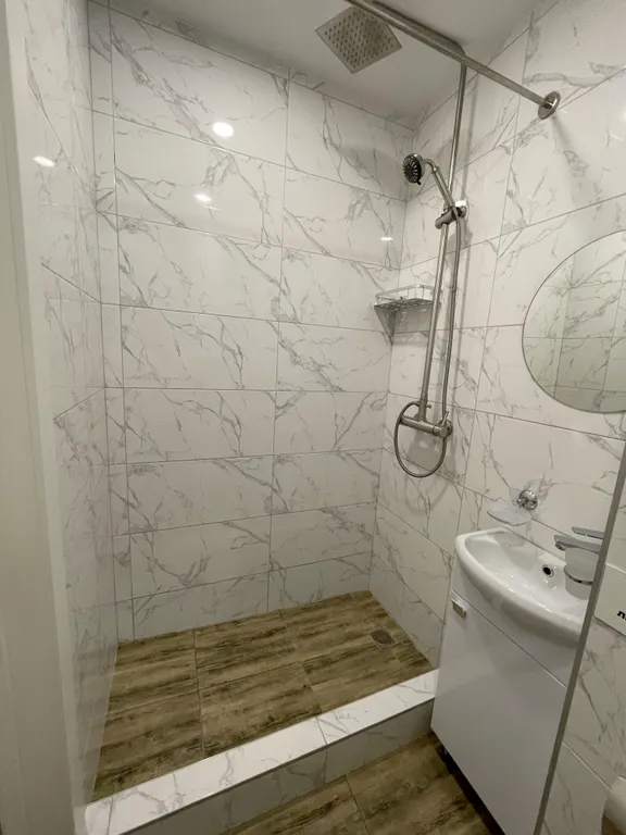 Апартамент в 3 минутах до моря с маленьким балконом и видом на горы