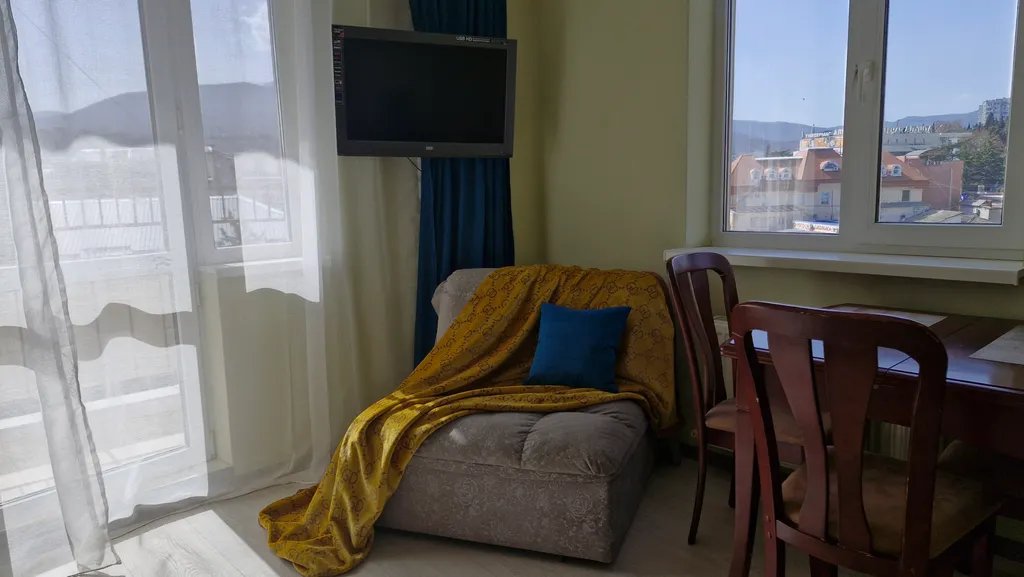 Уютная 1-комнатная квартира с балконом — аренда посуточно в Алушта