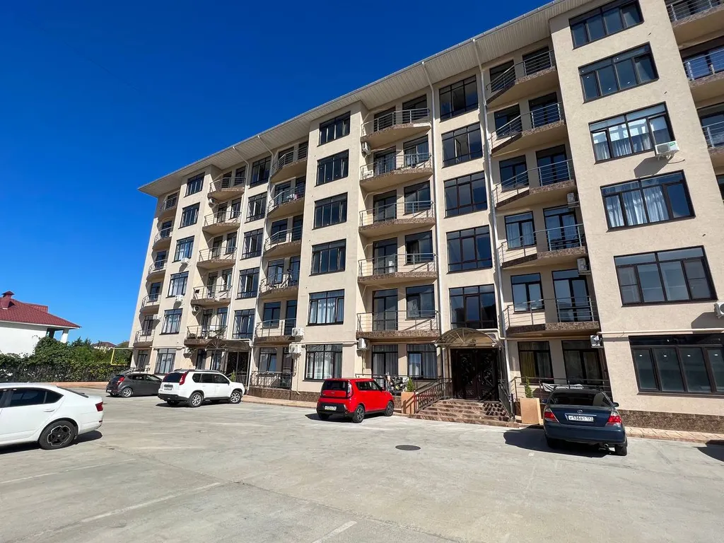 Просторная студия с балконом