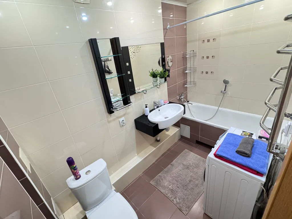 Рядом с рынком и ФЦТОЭ