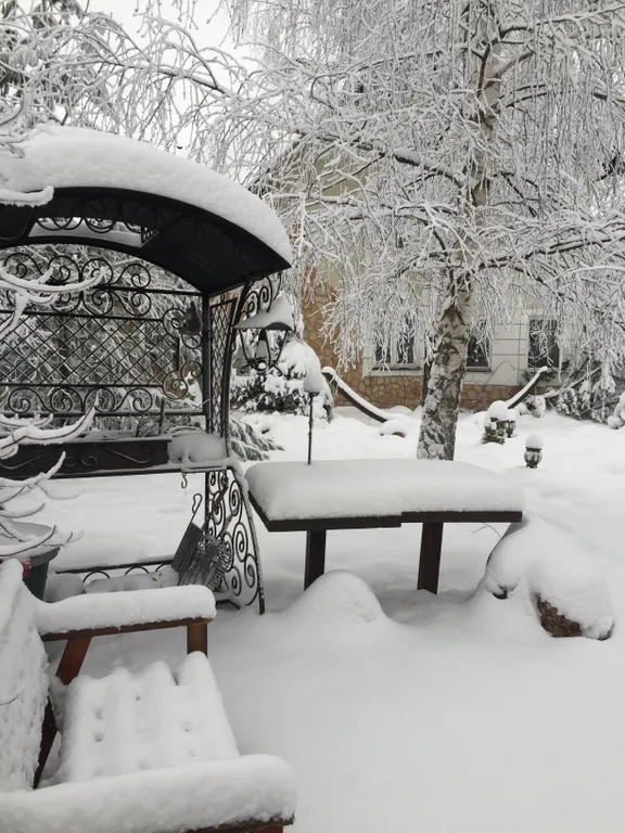 Коттедж с баней и джакузи рядом с горками