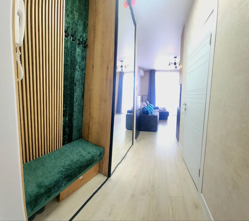 Шикарная студия с видом на бассейн