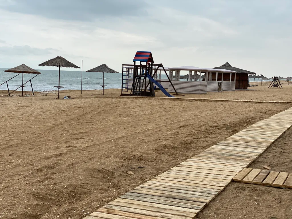 Уютная комната на берегу Каспийского моря