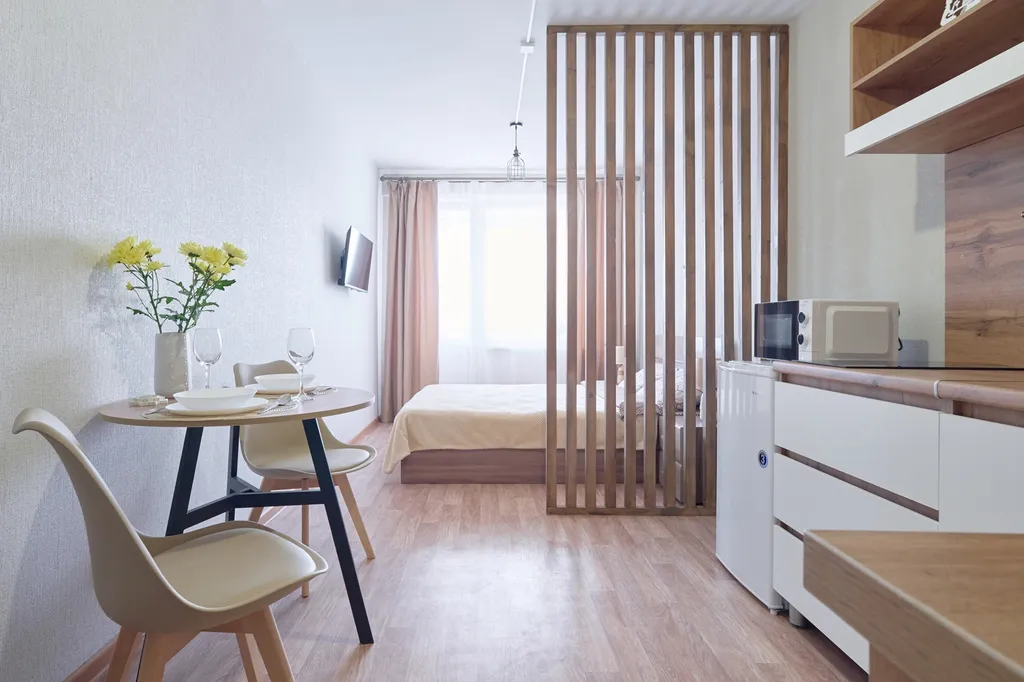 Студия на Б. Подгорной, 87 № 12 с видом на реку