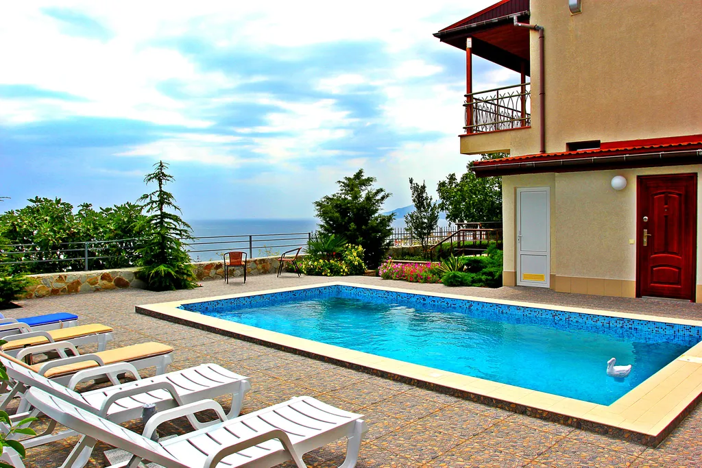 Коттедж Дом с бассейном — аренда посуточно в Отрадное