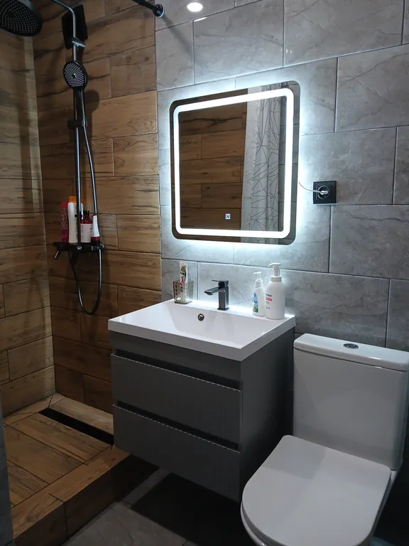 "Квартира в центре города с видом на горы"