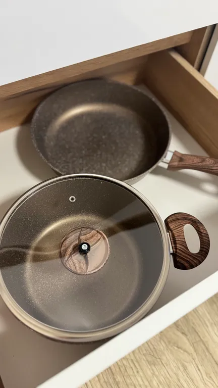 Современная квартира студия в новом доме микрорайона Парковый