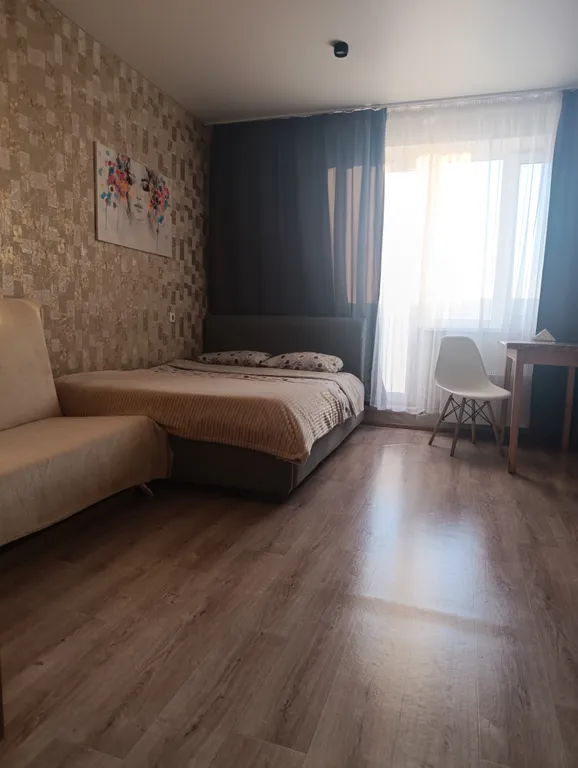 Уютная студия с видом на пруд