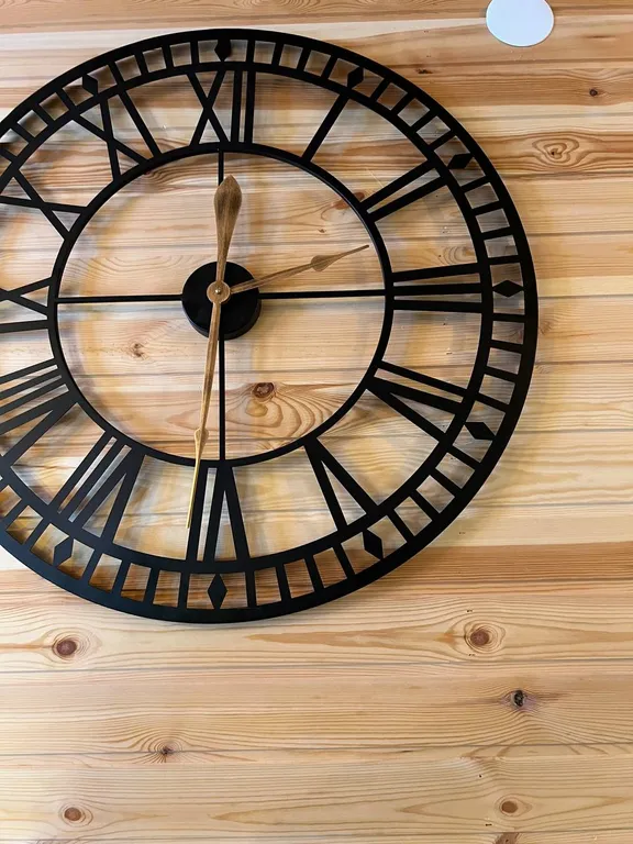 Уютный дом в лесу с видом на горы