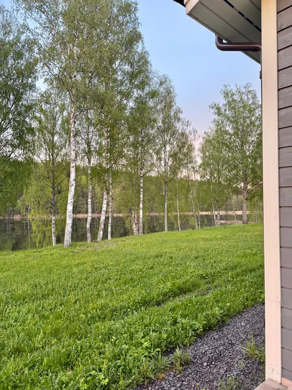 Домик с озером