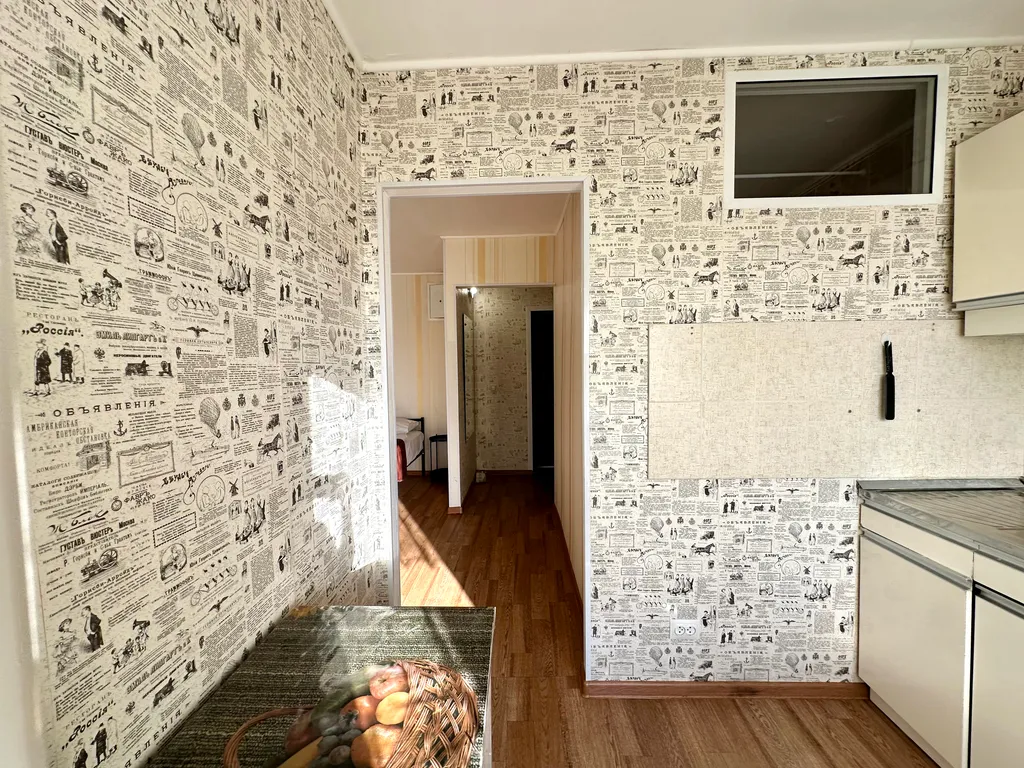 Калина Юрга у кинотеатра Эра