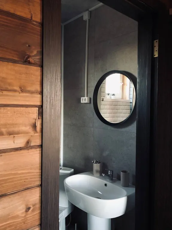 Дом-студия на берегу озера Кот и Лось