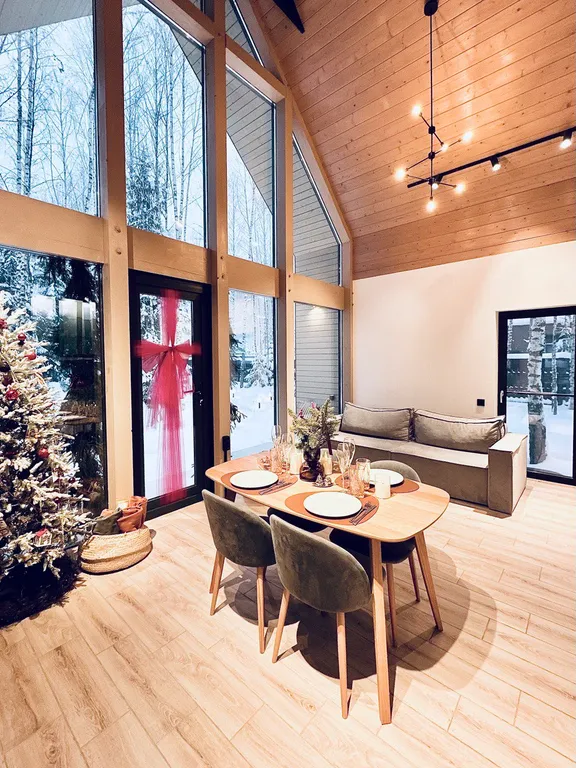 Новый панорамный барнхаус с сауной на лесном участке