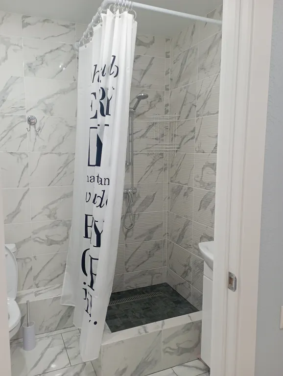 Апартаменты близко к Кремлю, ДС Кристалл, Драматическому театру