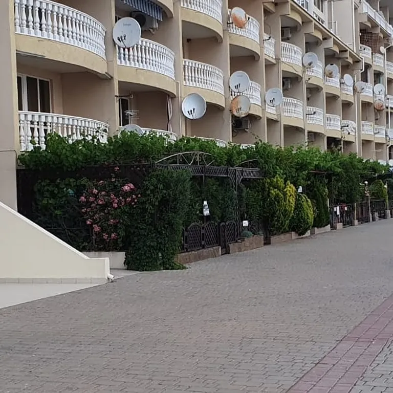 Апартамент у самого моря с двориком