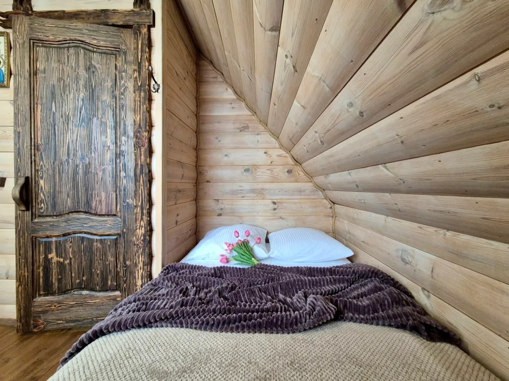 Дом с сауной, теплой купелью и аэрохоккеем на берегу водохранилища