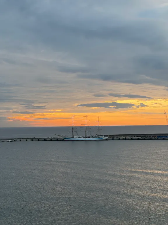 2-х комнатный апартамент с прямым видом на море