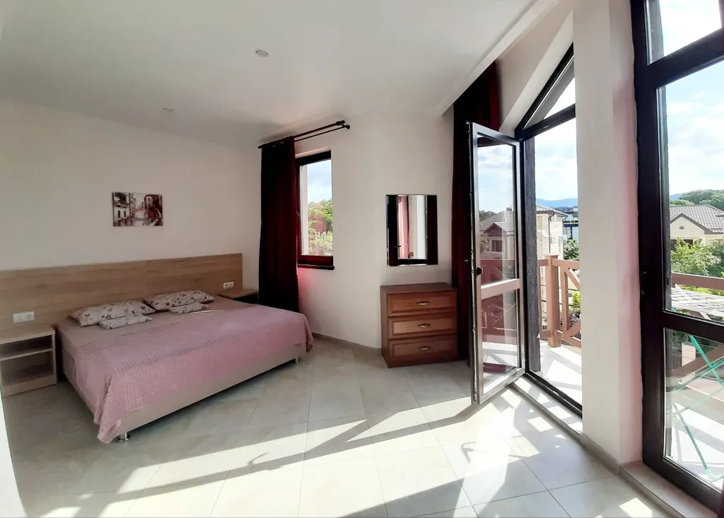 Квартира Квартира Светлая студия у моря — Геленджик