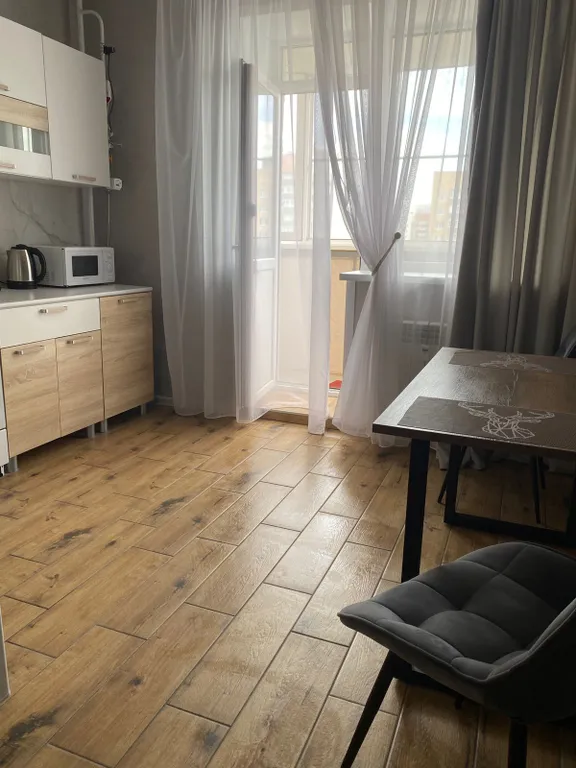 Красивая квартира в новом доме рядом с заездом в город