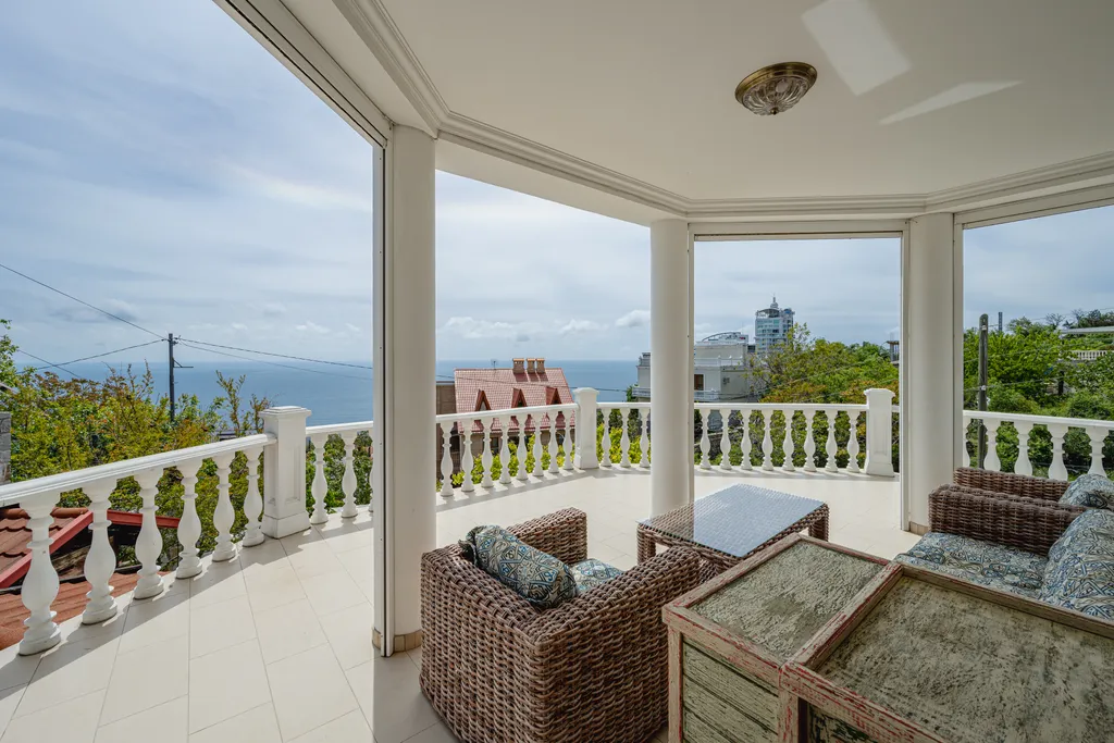 Красивый дом Азазель с сауной и с видом на море и горы