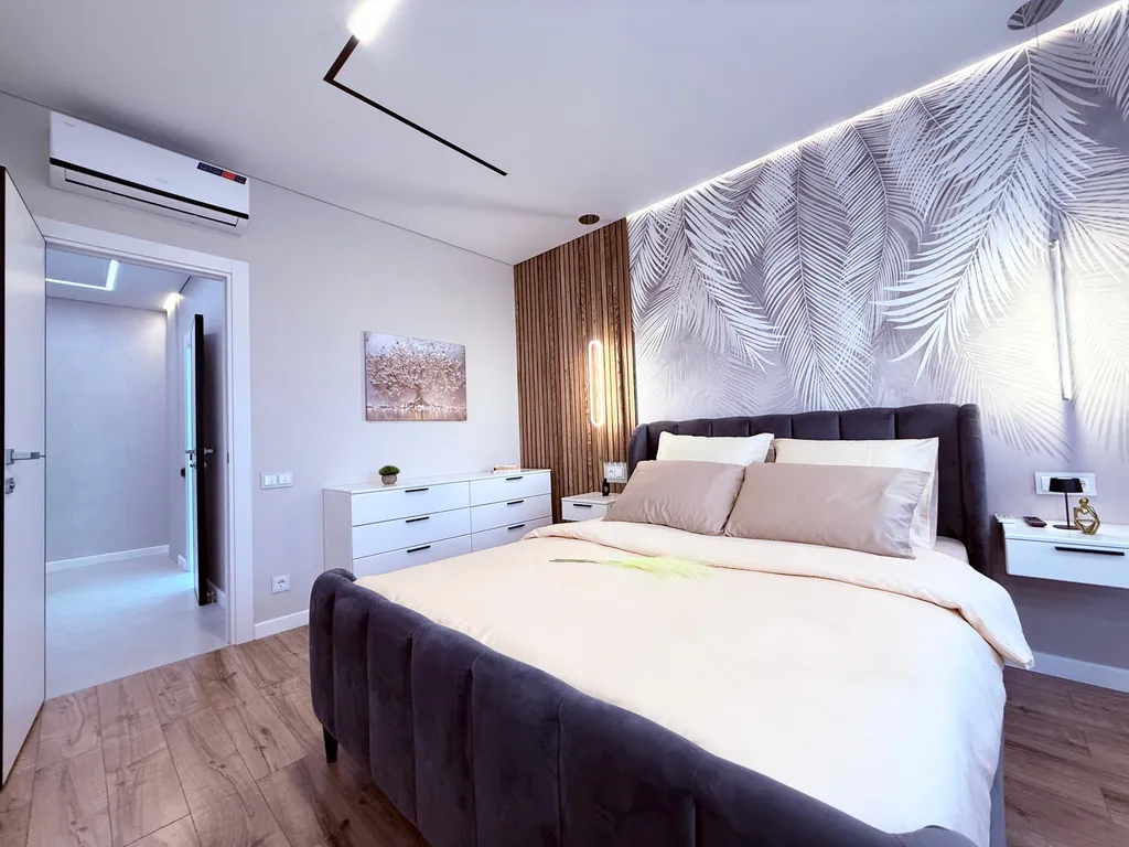 Квартира с большой кухней-гостиной, камином и панорамным видом