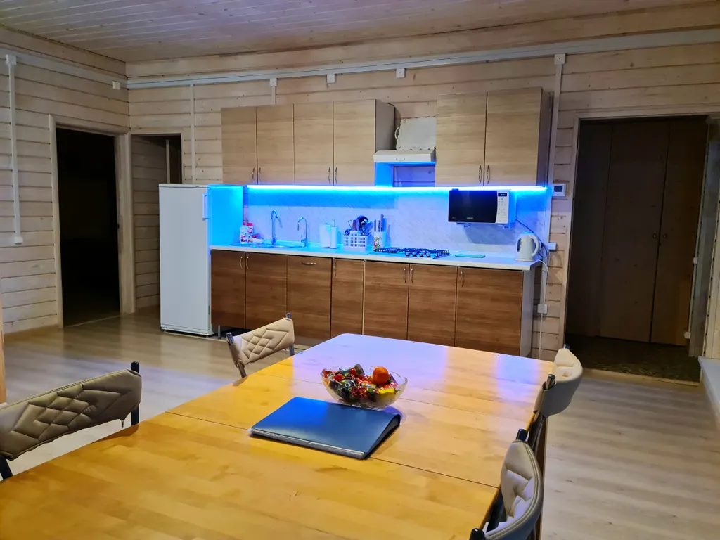 Дом стеклянный с видом на Ладожское озеро