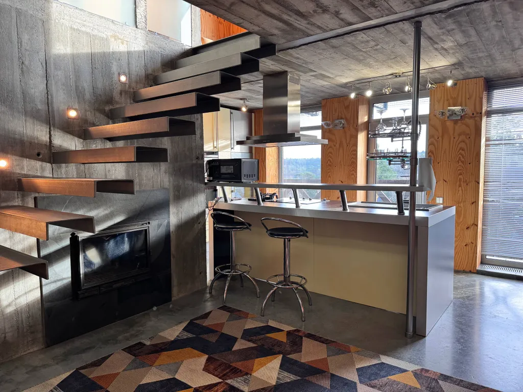 Эксклюзивная квартира в стиле лофт в элитном районе Светлогорска