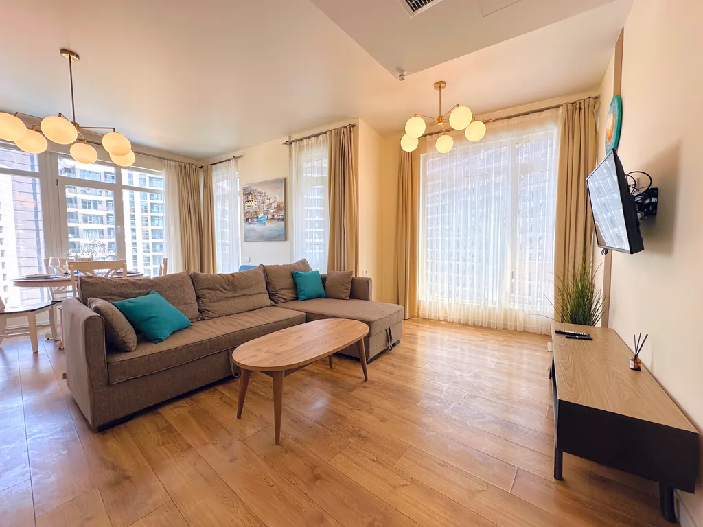 Апартаменты с видом на бассейн и море, ЖК White Sails