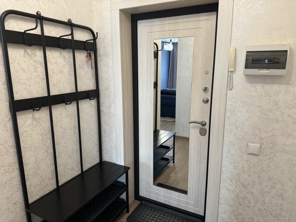 Укомплектованная квартира с отдельной спальней и подземным паркингом!