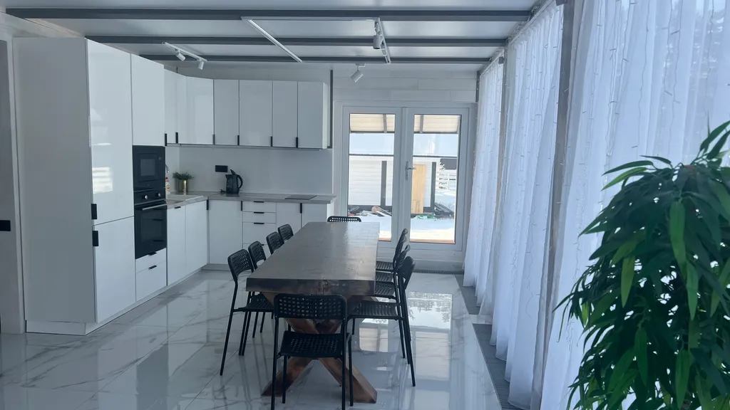 Альпис резидент