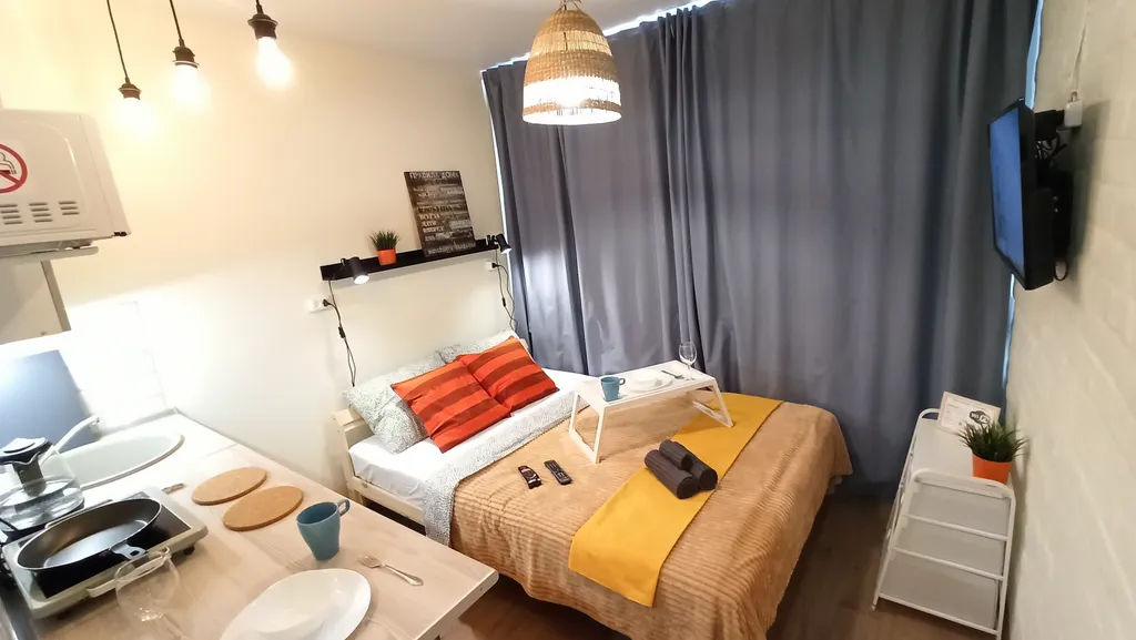 Квартира-студия возле ЖД Вокзала для проживания двоих гостей