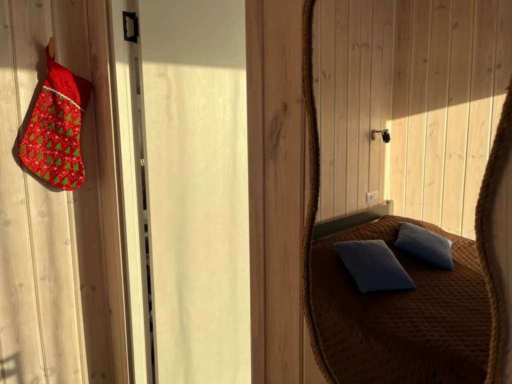 Атмосферный дом у леса