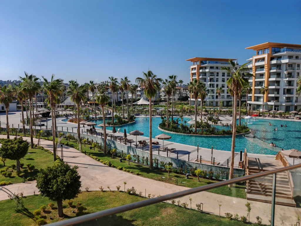 Квартира 2+1 XL в Azura World c видом на бассейн и аквапарком