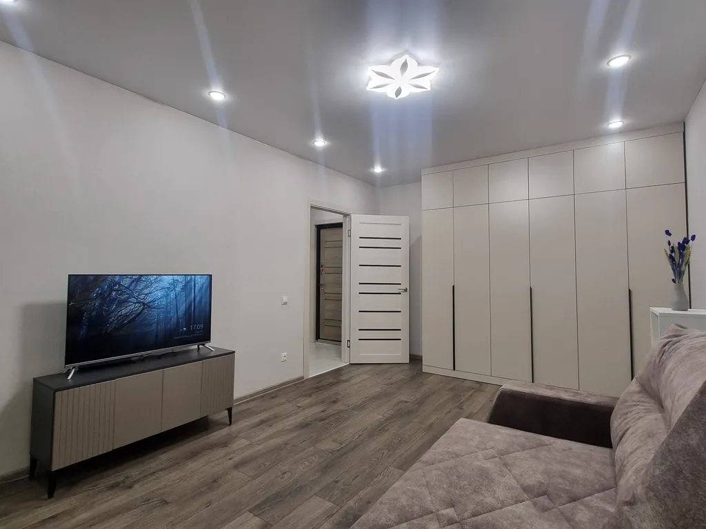 Новая квартира в спокойном районе — аренда посуточно в Великий Новгород