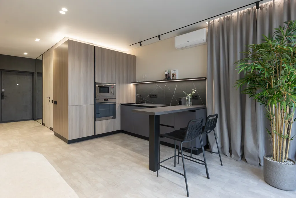 Апартаменты бизнес-класса в центре города с панорамным видом на пруд