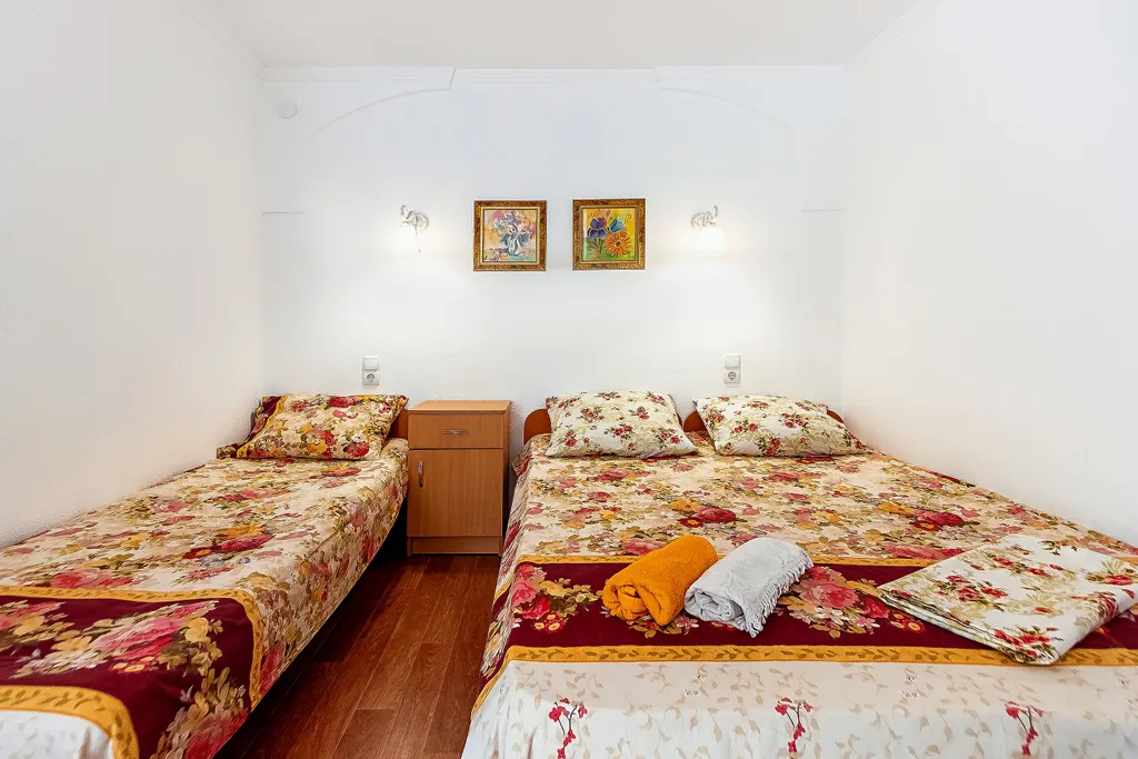 Квартира Уютный трехместный номер — аренда посуточно в Судак