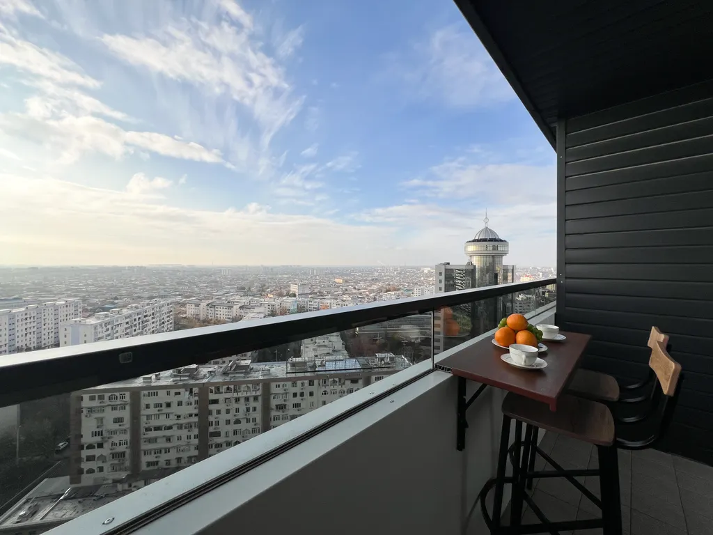 Современная уютная студия с панорамным видом