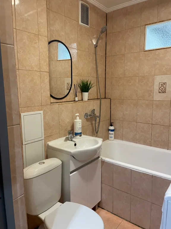 Аквамариновый вечер в центре города