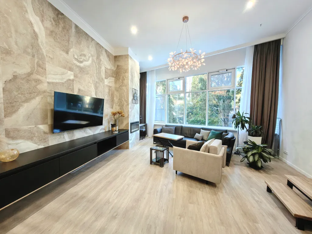 Двухуровневый апартамент в самом центре Сочи