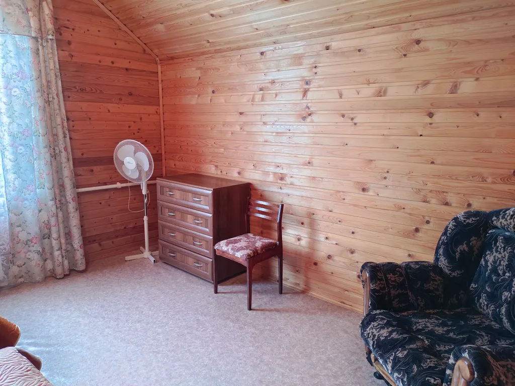 Домик у озера